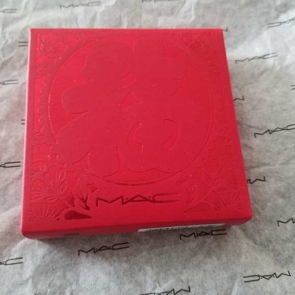 MAC LUNAR NEW YEAR MELBA CLOUD BLUSH DUO​ - Picture 4 of 5